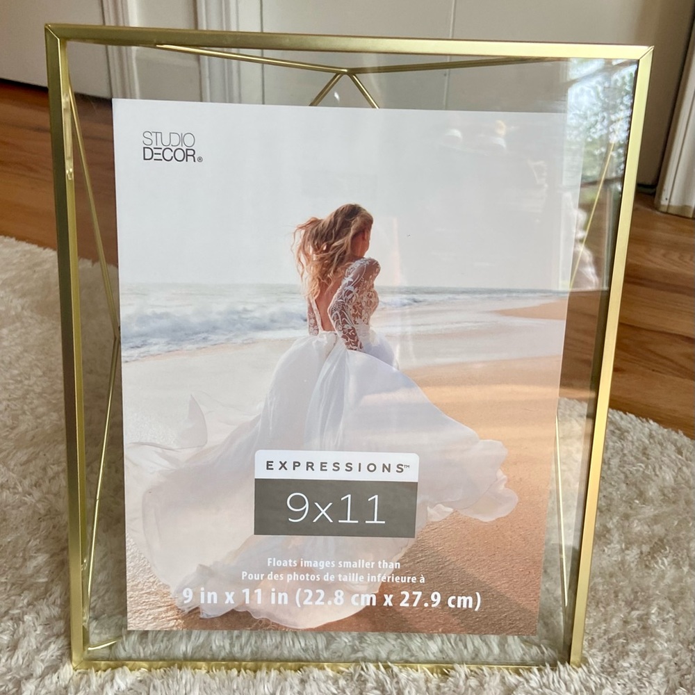 Umbra “Prisma” Gold Floating Picture Frame 9”x11” (for 8”x10” photo)